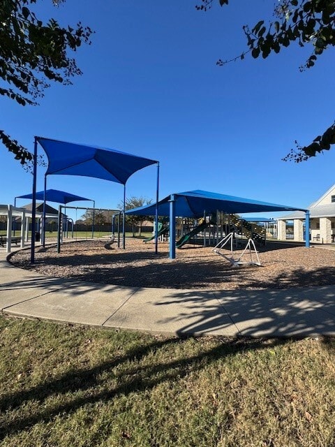 Building Photo - 5615 Cedar Cres Ct