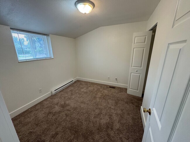 Building Photo - LEASING! Available June 30th