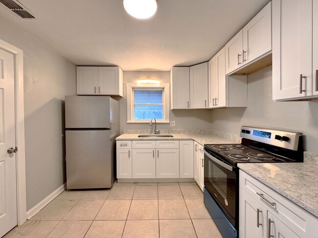 Building Photo - Cozy Two-Bedroom Winter Haven Home