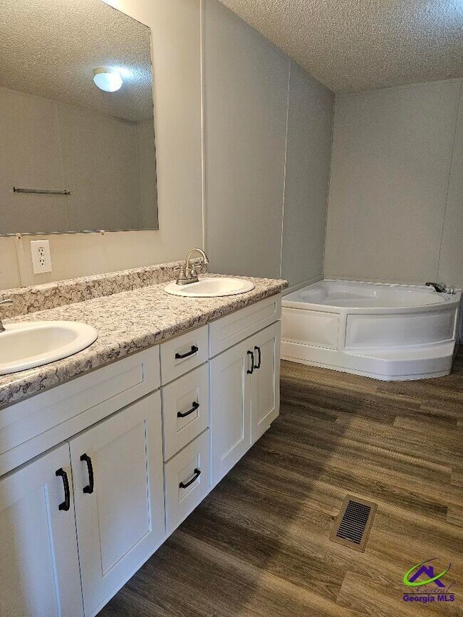 Building Photo - 83 Troon Dr