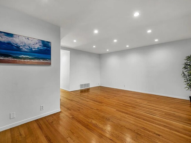 Building Photo - 246 Green Heath Pl