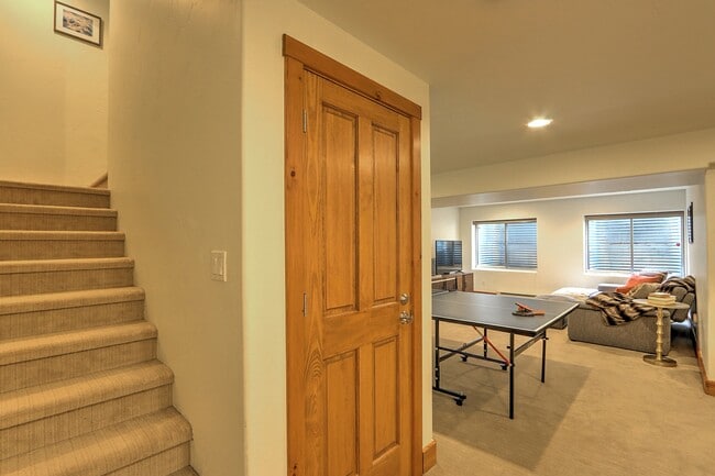 Building Photo - 408 Settlement Ln