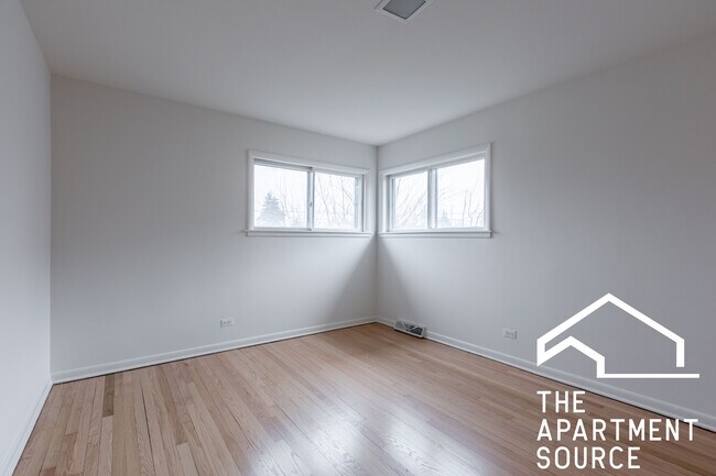 Building Photo - 6711 N East Prairie Rd