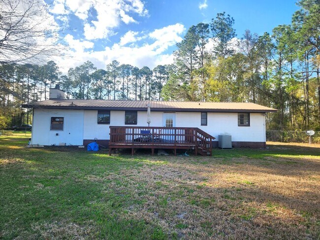 Building Photo - 2355 SE State Road 100, Starke, FL
