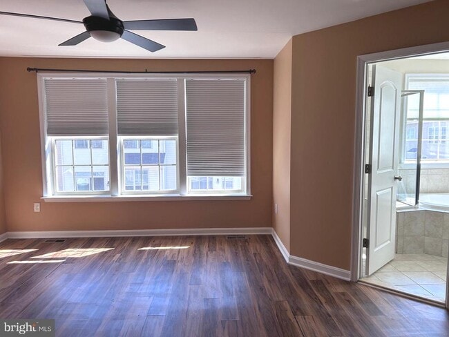 Building Photo - 9623 Smithview Pl