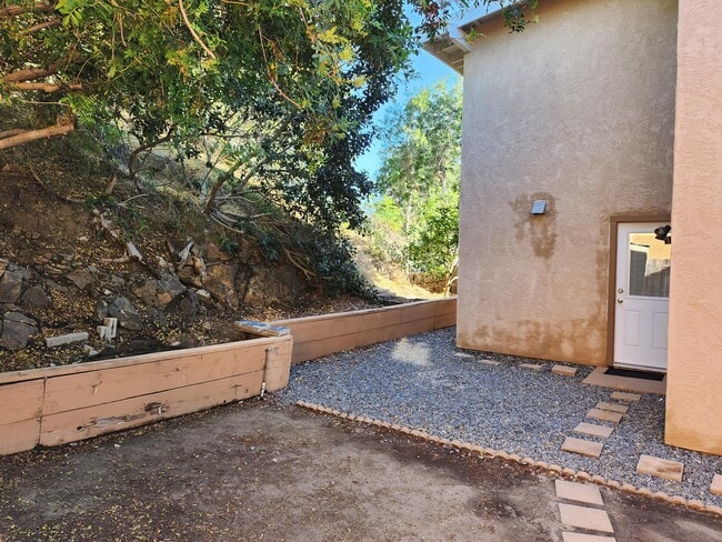 Building Photo - 3825 Polaris Dr
