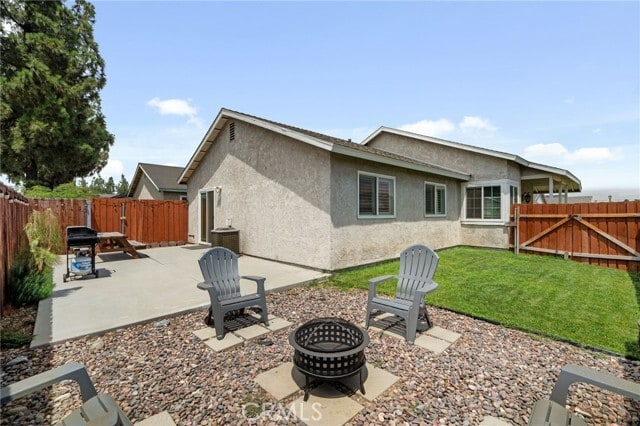 Building Photo - 15957 Randall Ave