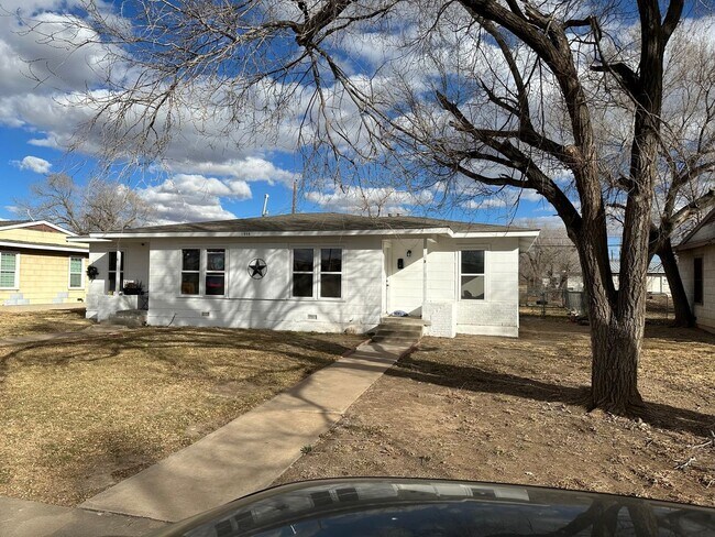 Primary Photo - 1909 Pecos St