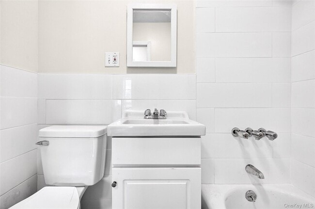 Building Photo - 3615 Eastchester Rd