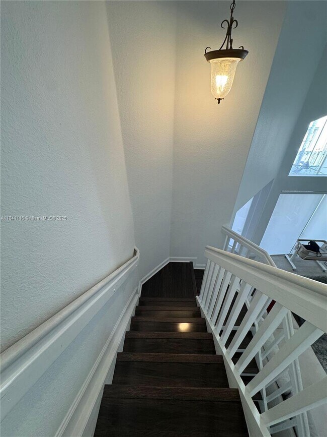 Building Photo - 5444 NW 112th Pl