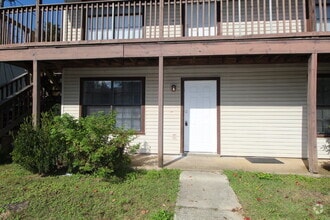 Building Photo - Ground-Floor 2BR Apartment in Prime North ...