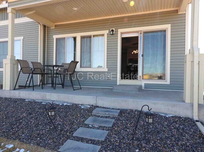 Building Photo - MOVE IN  SPECIAL