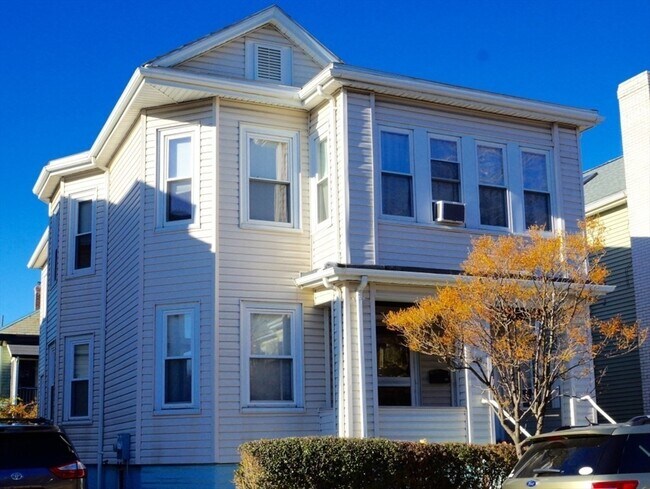 Primary Photo - 20 Indiana Ave