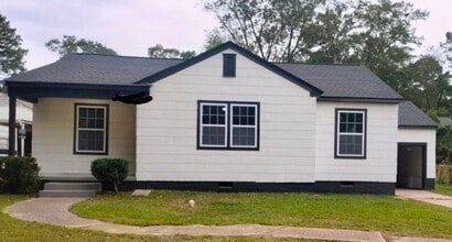 Building Photo - 4858 Sheridan Dr