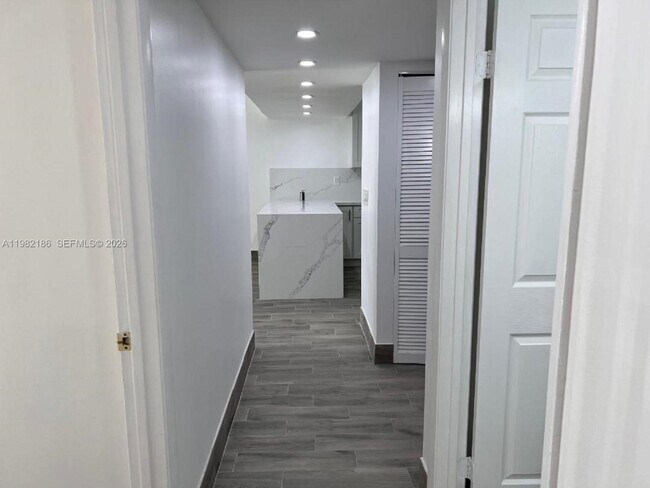 Building Photo - 8820 SW 132nd Pl