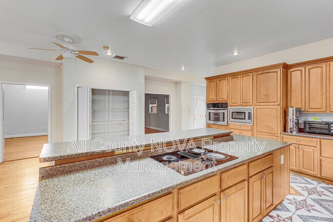 Building Photo - 7412 Marc Dr