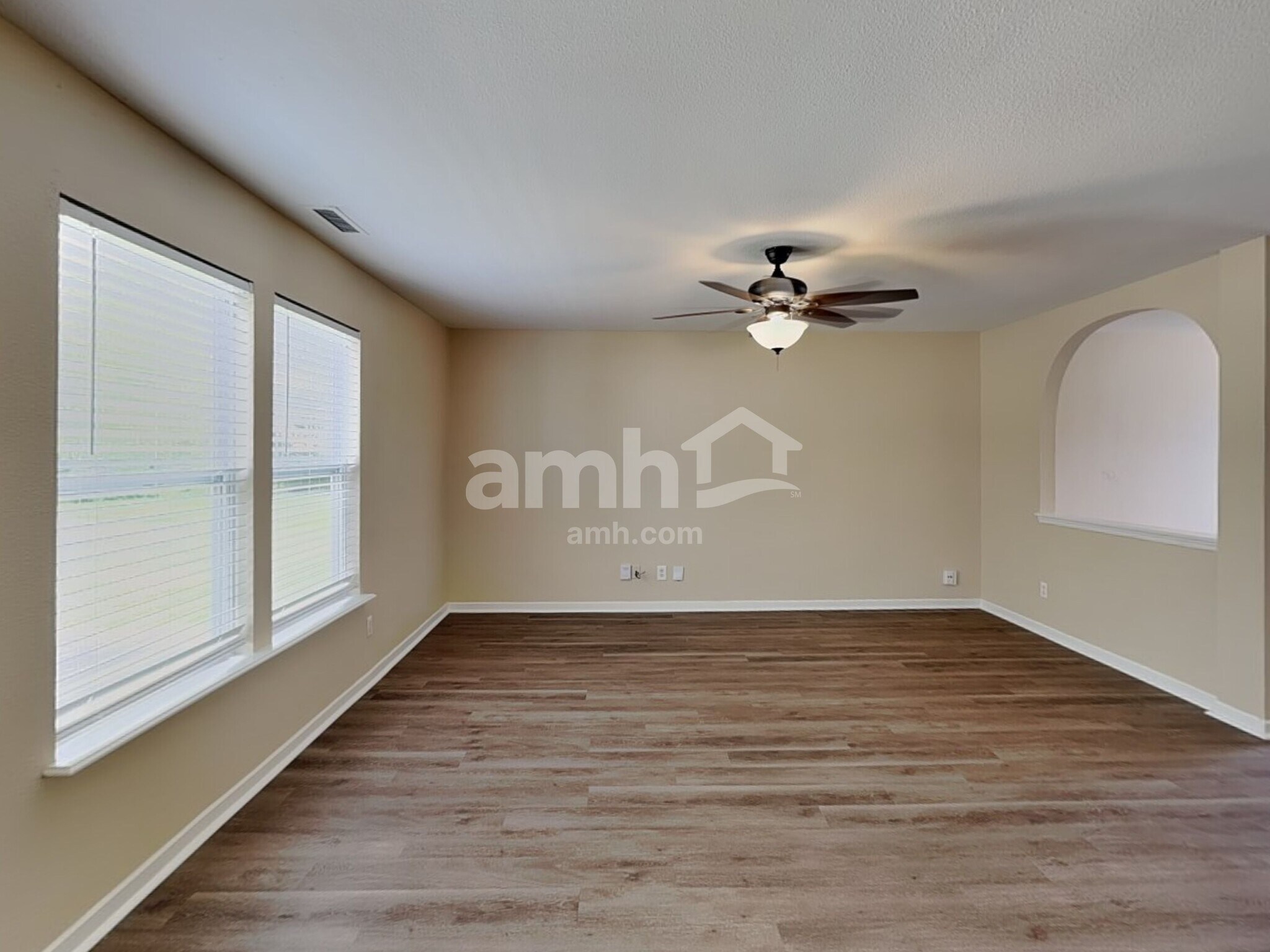 Building Photo - 1373 Bluestem Dr