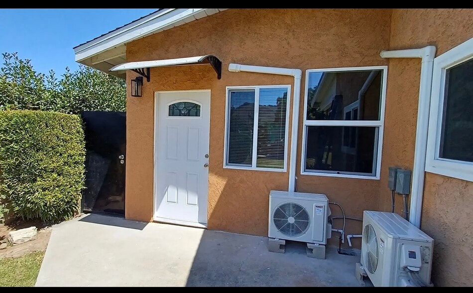 Front of ADU - 1351 Silver Maple Dr