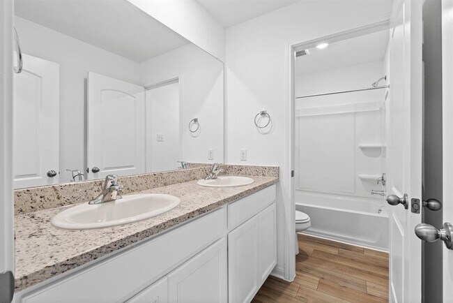Building Photo - 116 Paradise Cyn Dr