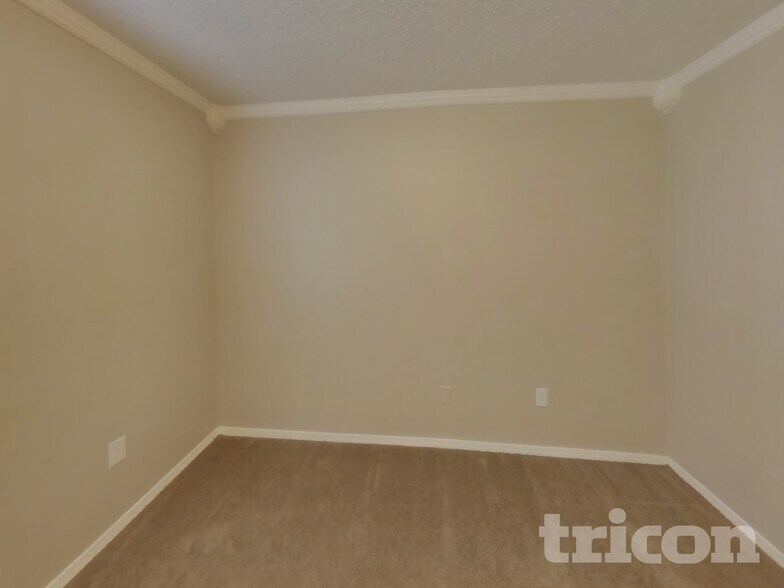 Building Photo - 8252 Yolanda Ct