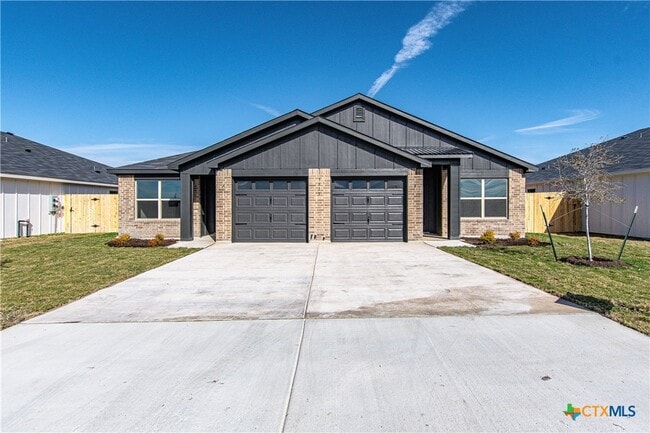 Building Photo - 5815 Betty Lou Dr