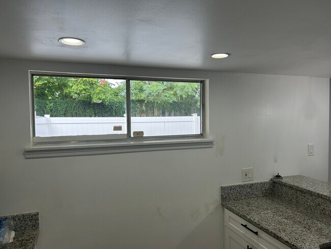 Building Photo - 3980 Crayrich Cir