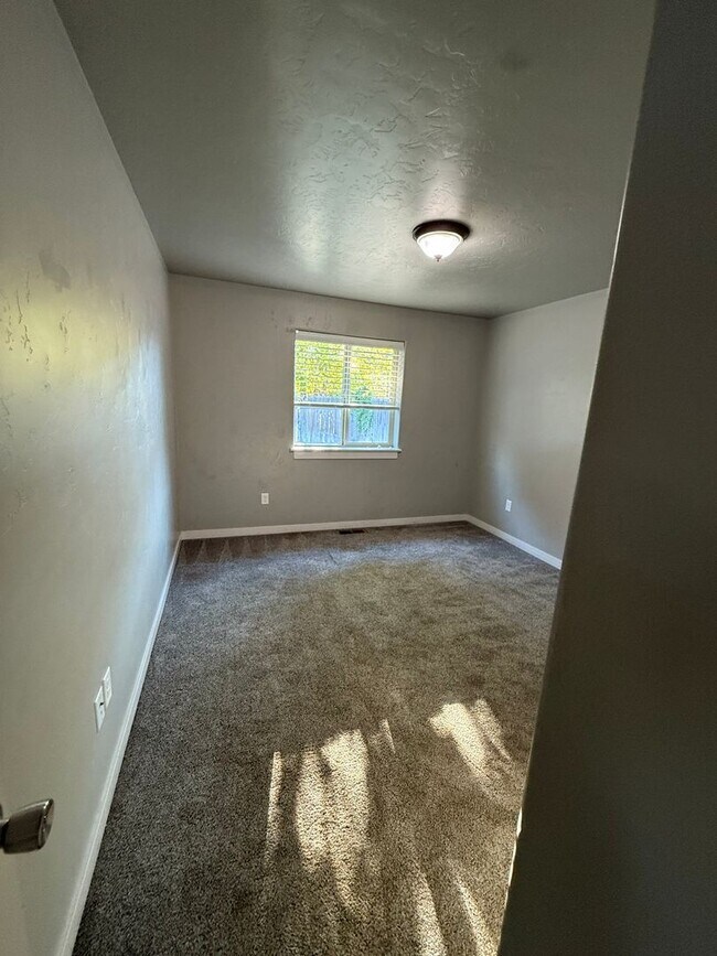 Building Photo - 20169 Lolo Ave
