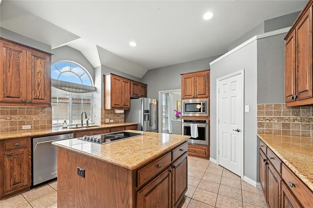 Building Photo - 643 Aspen Ct