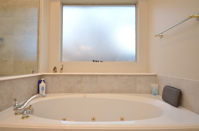 Building Photo - 1310 Wildwood Ln