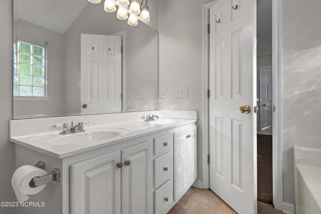 Building Photo - *** Promotion -- Start lease by January 1 and receive $500 off first months rent!! 3 Bedroom Home...