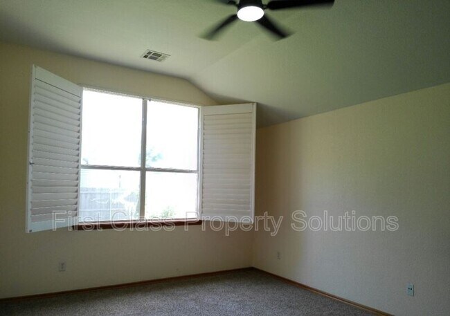 Building Photo - 2208 SW 138th St