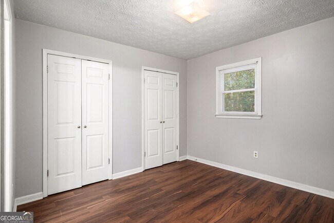 Building Photo - 147 Park Ridge Ct