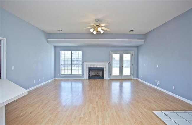 Building Photo - 281 Stein St