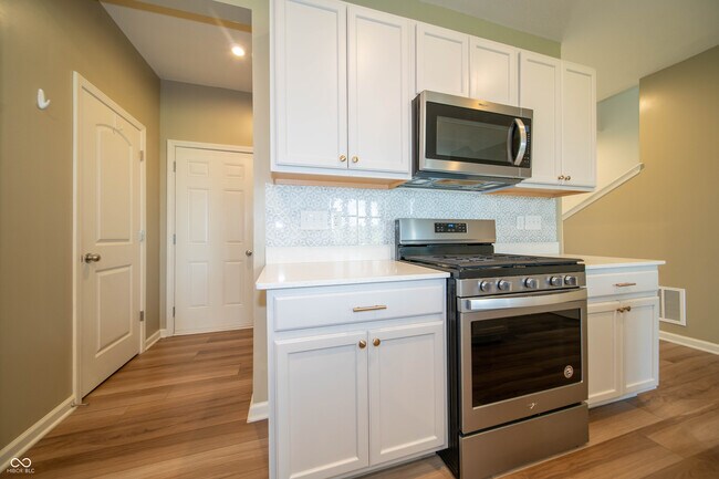 Building Photo - 14158 Bay Willow Dr