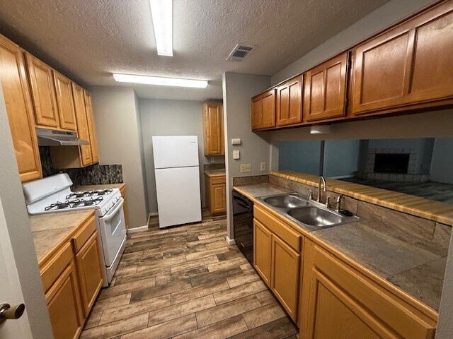 Building Photo - 2339 Autumn Springs Ln