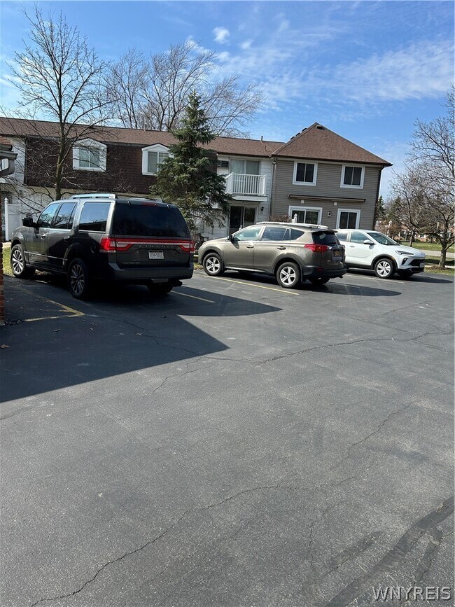 Building Photo - 307 Cayuga Rd