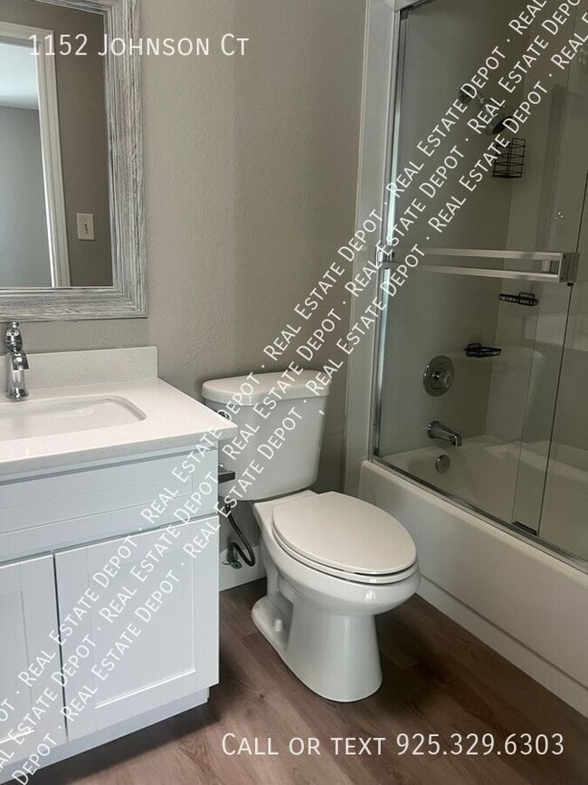 Building Photo - 1152 Johnson Ct