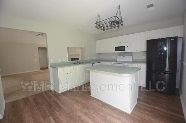 Building Photo - 7434 Stone Mountain Ct
