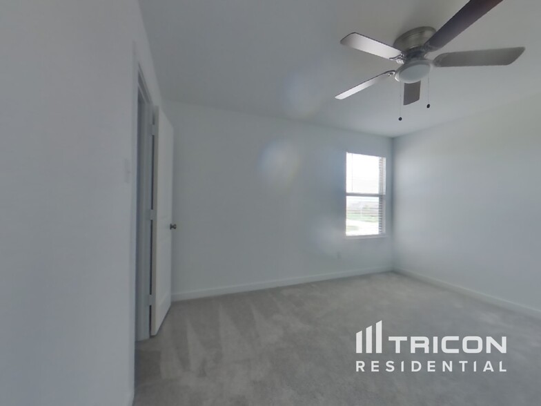 Building Photo - 2701 Brushy Lk Dr