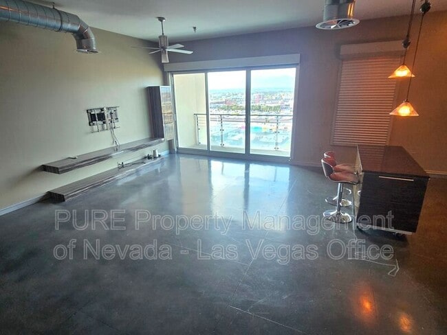 Building Photo - 200 Hoover Ave