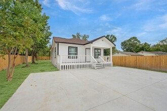 Building Photo - 9305 Kentshire Dr