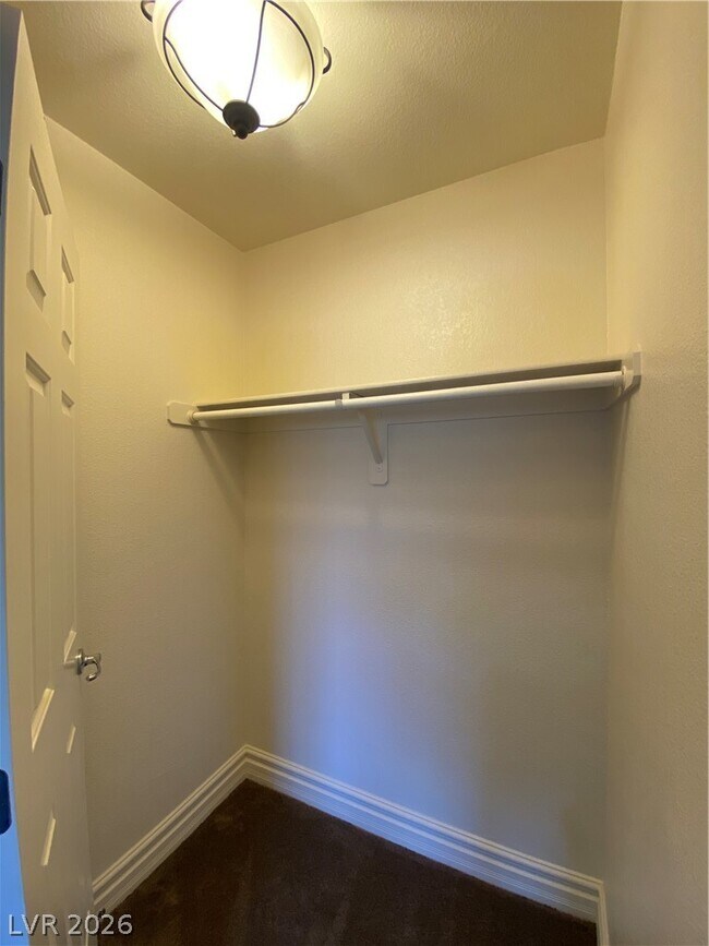 Building Photo - 175 Real Long Way