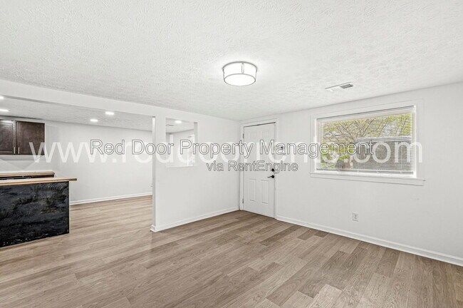 Building Photo - 1037 W 30th St