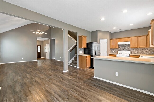 Primary Photo - 5422 Summer Spring Ln