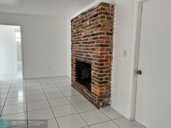 Building Photo - 7941 Plantation Blvd