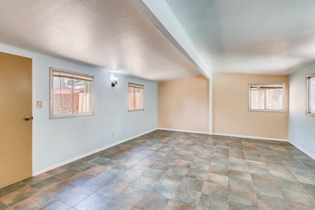 Building Photo - !!!MOVE IN SPECIAL - 50% off !!! Upgraded 4 Bedroom/3 bath Home with Pool & Detached Pool House/O...