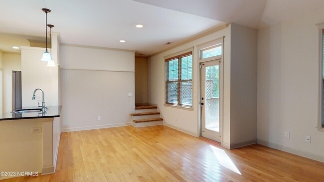 Building Photo - 45 Old Hunt Rd