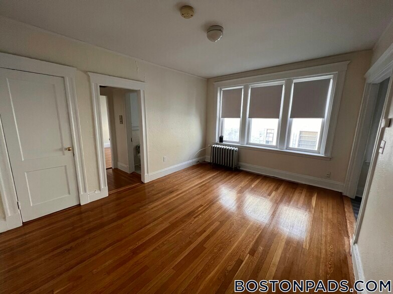 Building Photo - 1163 Boylston St