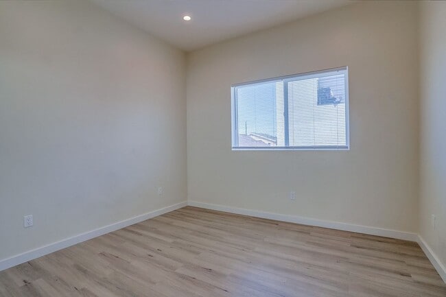 Building Photo - 4636 Lomita St