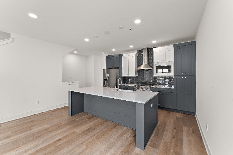 Building Photo - 119 Founders St